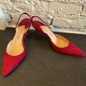 Manolo Blahnik, suede, mid-heel, slingback pump in magenta